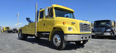 2002 Freightliner 14 ton wrecker